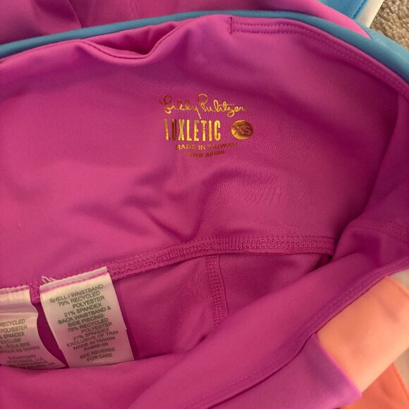 Lilly Pulitzer UPF 50+ Luxletic 24" Weekender High-Rise Midi Legging in Amethyst - Picture 4 of 5